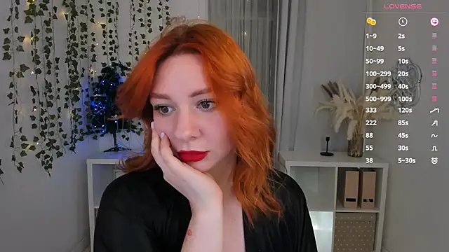 Snapshot of melissa_adamss chatting on 12/17/24, 03:28 melissa adamss online show from 12/17/24, 03:28