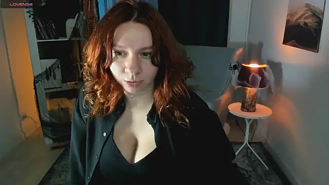 Snapshot of melissa_adamss chatting on 10/27/25, 04:11 melissa adamss online show from 10/27/25, 04:11