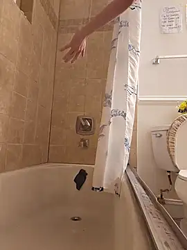 Snapshot of LiverandBrat77 chatting on 02/01/25, 06:08 LiverandBrat77 online show from 02/01/25, 06:08