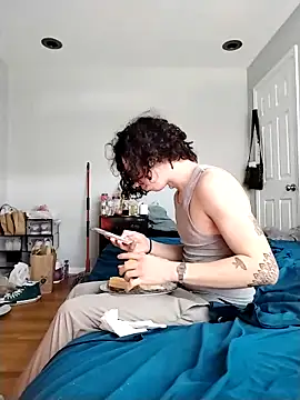 Snapshot of LiverandBrat77 chatting on 02/04/25, 04:08 LiverandBrat77 online show from 02/04/25, 04:08