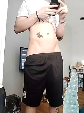 Snapshot of LiverandBrat77 chatting on 02/07/25, 04:14 LiverandBrat77 online show from 02/07/25, 04:14