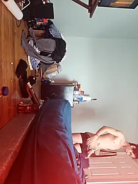 Snapshot of LiverandBrat77 chatting on 02/19/25, 04:11 LiverandBrat77 online show from 02/19/25, 04:11