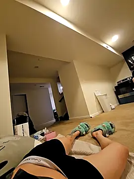 Snapshot of LiverandBrat77 chatting on 09/16/25, 12:33 LiverandBrat77 online show from 09/16/25, 12:33