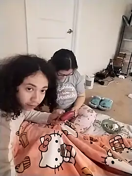 Snapshot of LiverandBrat77 chatting on 11/25/25, 06:52 LiverandBrat77 online show from 11/25/25, 06:52