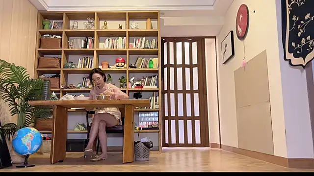 Snapshot of grandeeney chatting on 02/21/25, 10:17 grandeeney online show from 02/21/25, 10:17