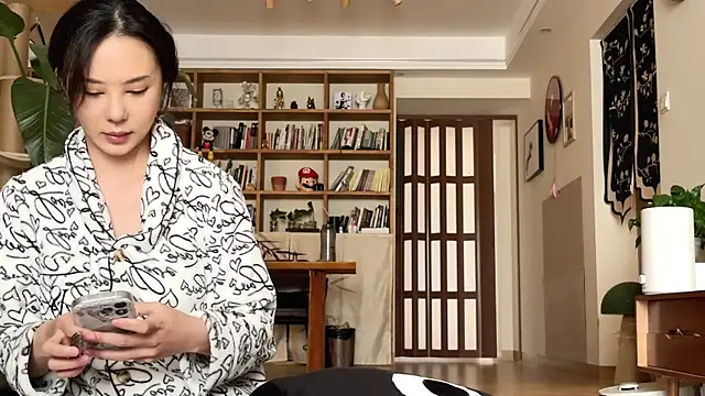 Snapshot of grandeeney chatting on 11/03/25, 05:42 grandeeney online show from 11/03/25, 05:42