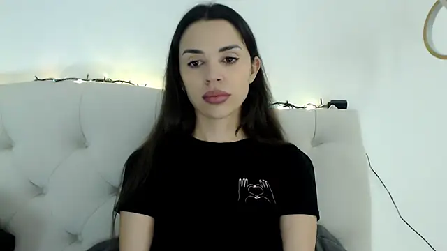 Mika Gold online show from 12/15/25, 12:20