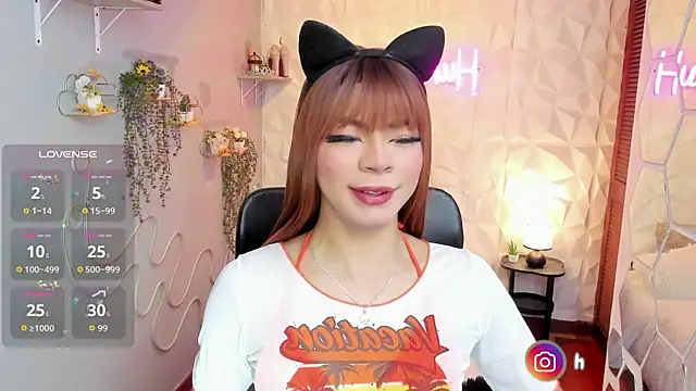 Snapshot of hurrencam chatting on 11/03/25, 01:12 hurrencam online show from 11/03/25, 01:12