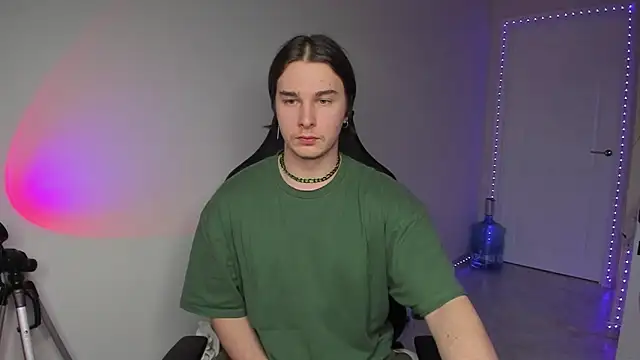 Vincent Strong online show from 12/18/24, 01:45