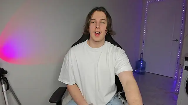 Vincent Strong online show from 12/20/24, 01:43