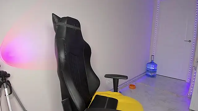 Vincent Strong online show from 01/03/25, 01:14