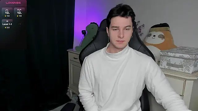 Vincent Strong online show from 12/14/25, 01:33