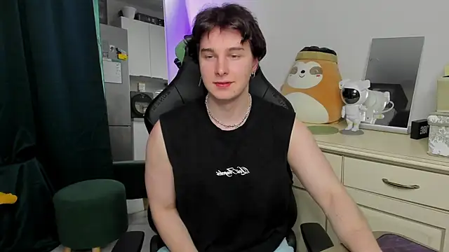 Vincent Strong online show from 04/18/26, 09:35