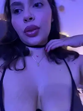 Snapshot of GigiiStone chatting on 12/03/24, 10:40 GigiiStone online show from 12/03/24, 10:40