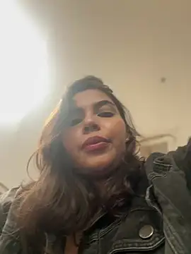 Snapshot of GigiiStone chatting on 12/17/24, 05:36 GigiiStone online show from 12/17/24, 05:36