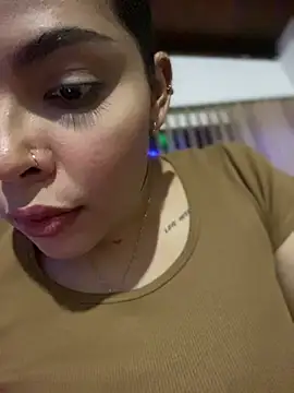 Snapshot of GigiiStone chatting on 12/20/24, 12:30 GigiiStone online show from 12/20/24, 12:30