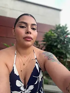 Snapshot of GigiiStone chatting on 01/11/25, 10:40 GigiiStone online show from 01/11/25, 10:40