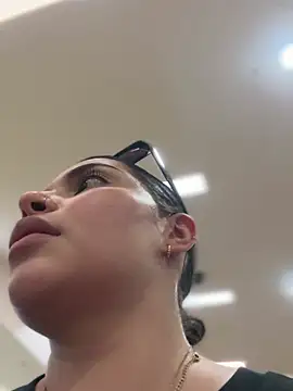 Snapshot of GigiiStone chatting on 01/31/25, 12:17 GigiiStone online show from 01/31/25, 12:17