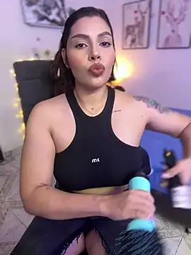 Snapshot of GigiiStone chatting on 02/10/25, 08:10 GigiiStone online show from 02/10/25, 08:10