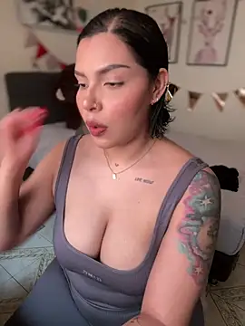 Snapshot of GigiiStone chatting on 02/16/25, 06:21 GigiiStone online show from 02/16/25, 06:21