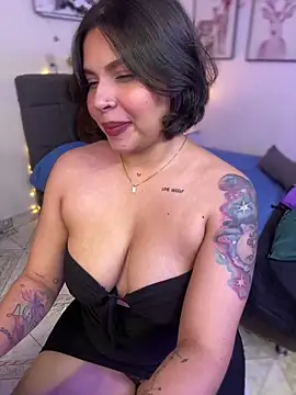 Snapshot of GigiiStone chatting on 02/18/25, 08:47 GigiiStone online show from 02/18/25, 08:47