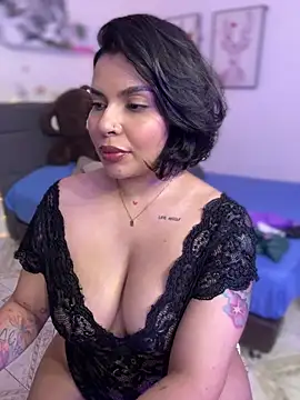 Snapshot of GigiiStone chatting on 02/19/25, 11:25 GigiiStone online show from 02/19/25, 11:25