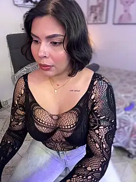 Snapshot of GigiiStone chatting on 03/05/25, 09:37 GigiiStone online show from 03/05/25, 09:37