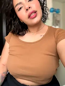 Snapshot of GigiiStone chatting on 09/09/25, 06:40 GigiiStone online show from 09/09/25, 06:40