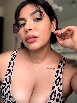 Snapshot of GigiiStone chatting on 09/19/25, 06:08 GigiiStone online show from 09/19/25, 06:08