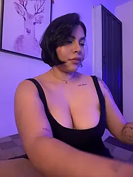 Snapshot of GigiiStone chatting on 09/22/25, 07:49 GigiiStone online show from 09/22/25, 07:49