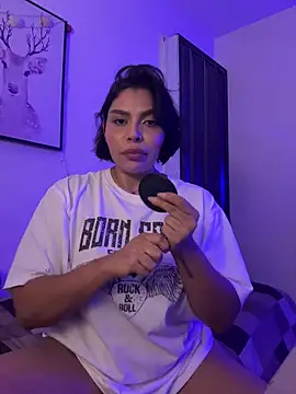 Snapshot of GigiiStone chatting on 09/24/25, 11:08 GigiiStone online show from 09/24/25, 11:08