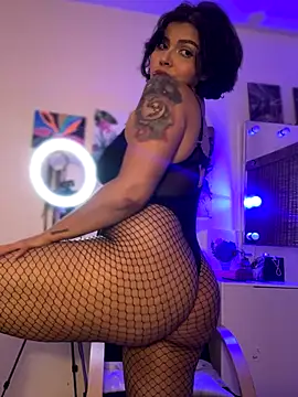 Snapshot of GigiiStone chatting on 10/12/25, 05:01 GigiiStone online show from 10/12/25, 05:01