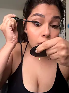 Snapshot of GigiiStone chatting on 10/13/25, 04:40 GigiiStone online show from 10/13/25, 04:40