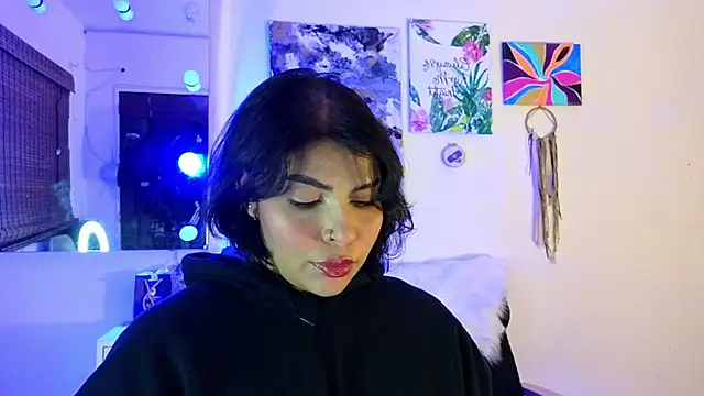 Snapshot of GigiiStone chatting on 10/27/25, 10:03 GigiiStone online show from 10/27/25, 10:03