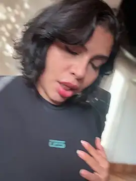 Snapshot of GigiiStone chatting on 11/29/25, 10:02 GigiiStone online show from 11/29/25, 10:02