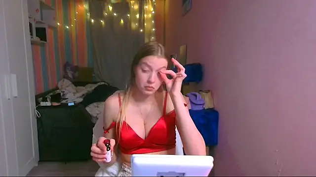   Aphrodita  wow   online show from 12/10/24, 12:05