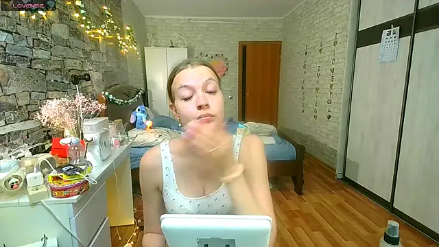   Aphrodita  wow   online show from 06/26/26, 12:09
