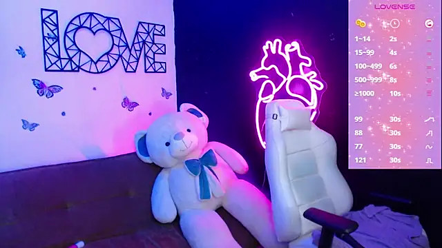 Snapshot of demyanderson_ chatting on 03/08/25, 10:02 demyanderson online show from 03/08/25, 10:02