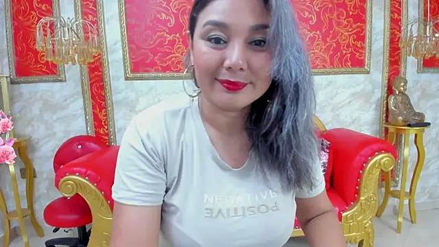 Snapshot of Myhottie_Milf chatting on 12/24/24, 01:39 Myhottie Milf online show from 12/24/24, 01:39