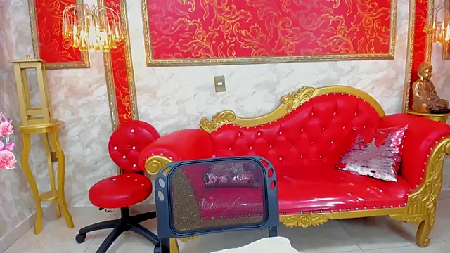 Snapshot of Myhottie_Milf chatting on 12/30/24, 07:21 Myhottie Milf online show from 12/30/24, 07:21