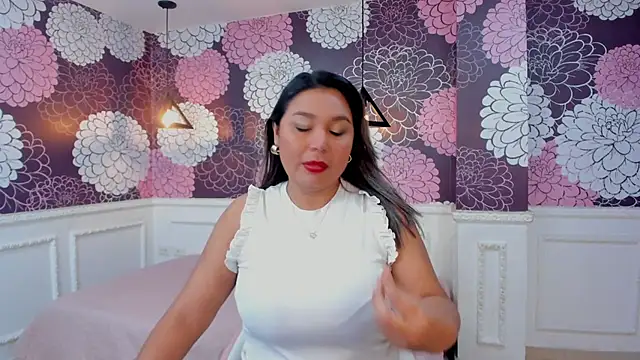 Snapshot of Myhottie_Milf chatting on 01/20/25, 02:03 Myhottie Milf online show from 01/20/25, 02:03