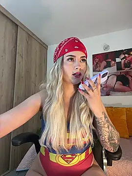 Snapshot of zafiro_mo0n chatting on 02/05/25, 10:55 zafiro mo0n online show from 02/05/25, 10:55