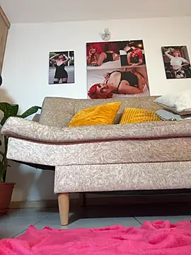 Snapshot of zafiro_mo0n chatting on 02/09/25, 12:17 zafiro mo0n online show from 02/09/25, 12:17