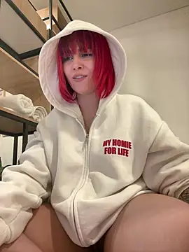 Snapshot of zafiro_mo0n chatting on 02/24/25, 03:02 zafiro mo0n online show from 02/24/25, 03:02