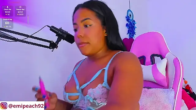 samanthaabloom online show from 10/24/25, 12:52