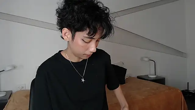 hot little bunny online show from 02/22/25, 12:38