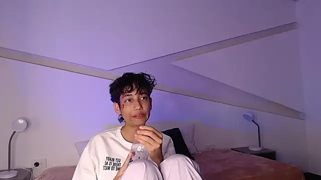 hot little bunny online show from 03/01/25, 12:28