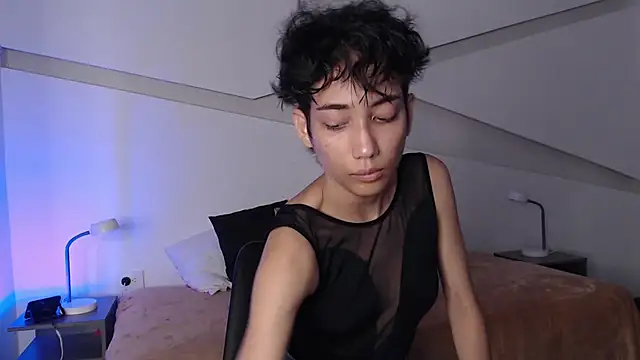 hot little bunny online show from 03/05/25, 08:32