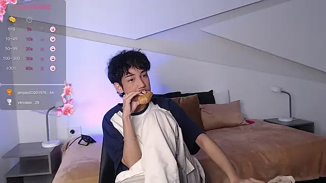 hot little bunny online show from 03/08/25, 12:33