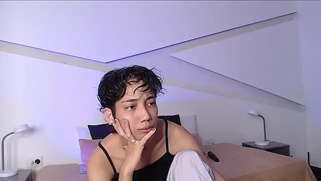 hot little bunny online show from 03/21/25, 09:23